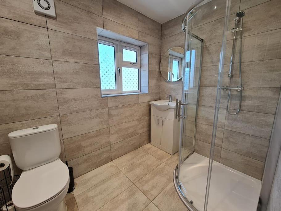 Elm Park Cheerful 4-Bedroom Holiday Home Hornchurch Kültér fotó
