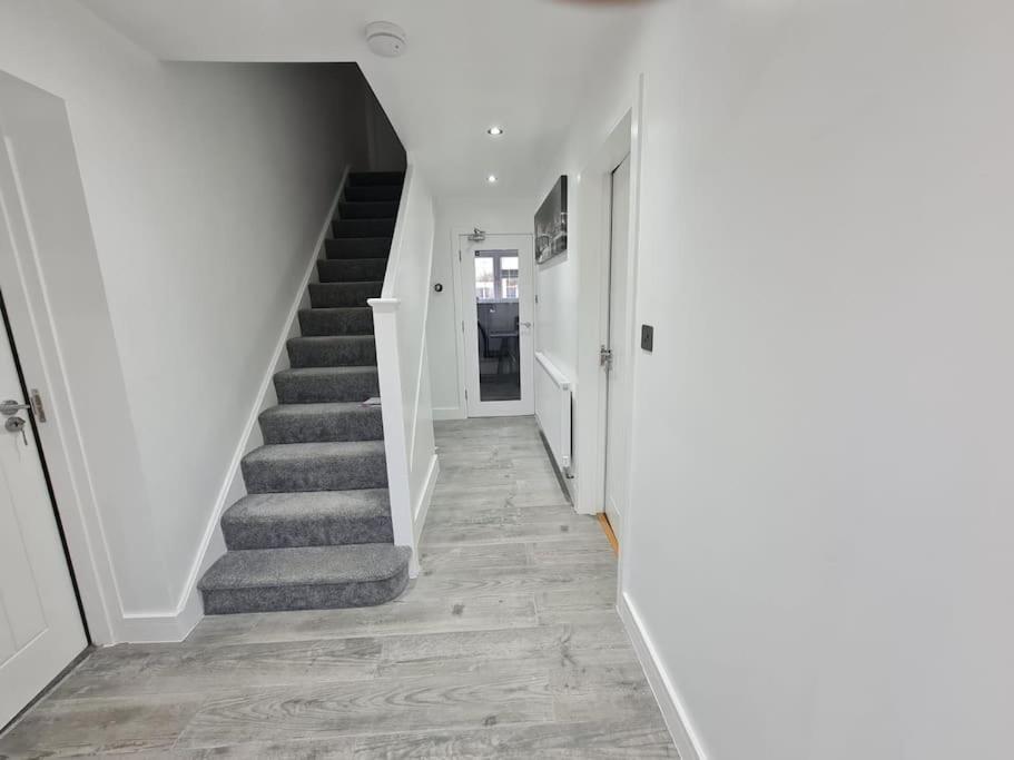 Elm Park Cheerful 4-Bedroom Holiday Home Hornchurch Kültér fotó